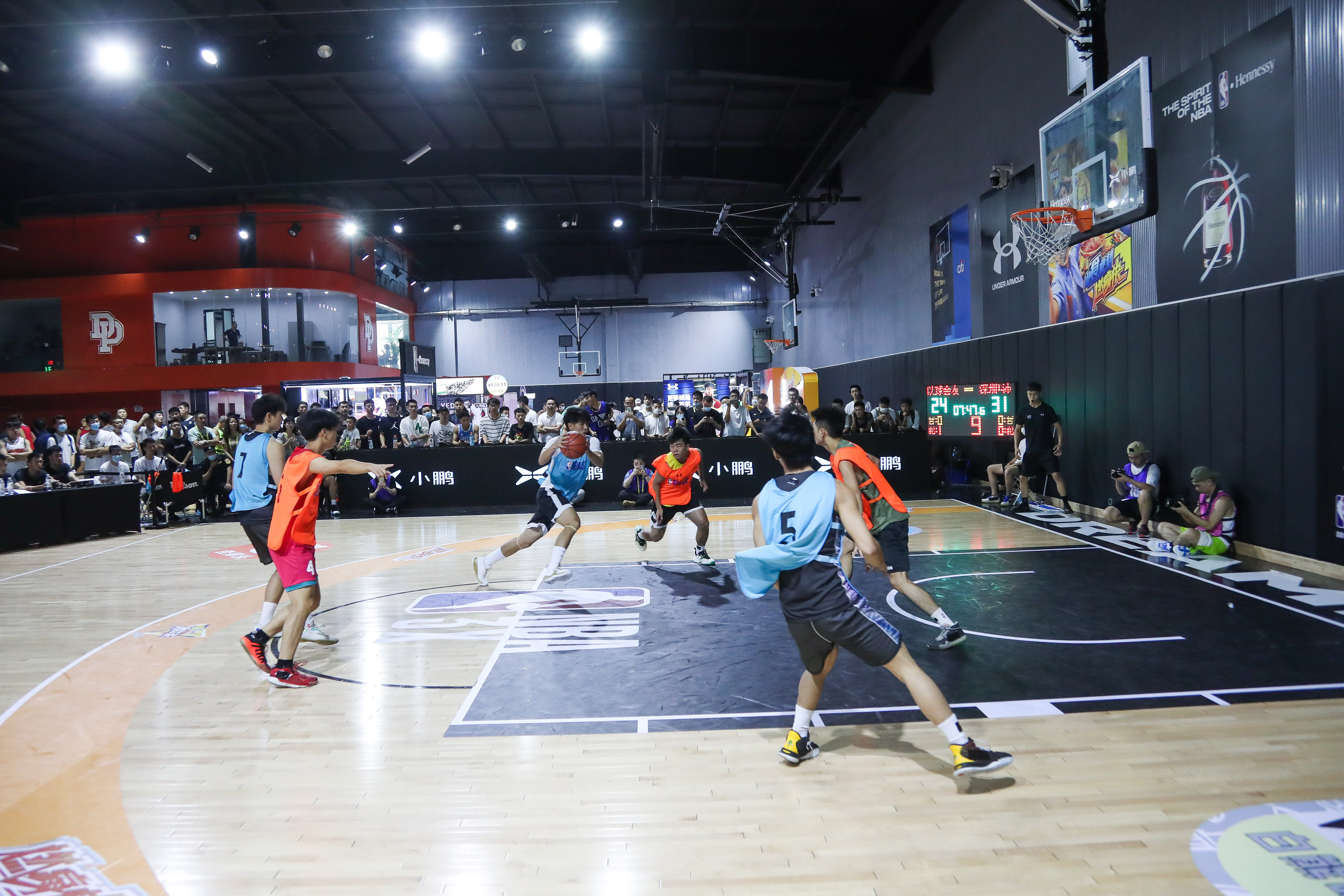 业篮球与校 业篮球与校