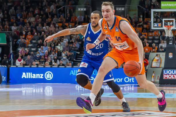 激烈的较量 激烈的较量