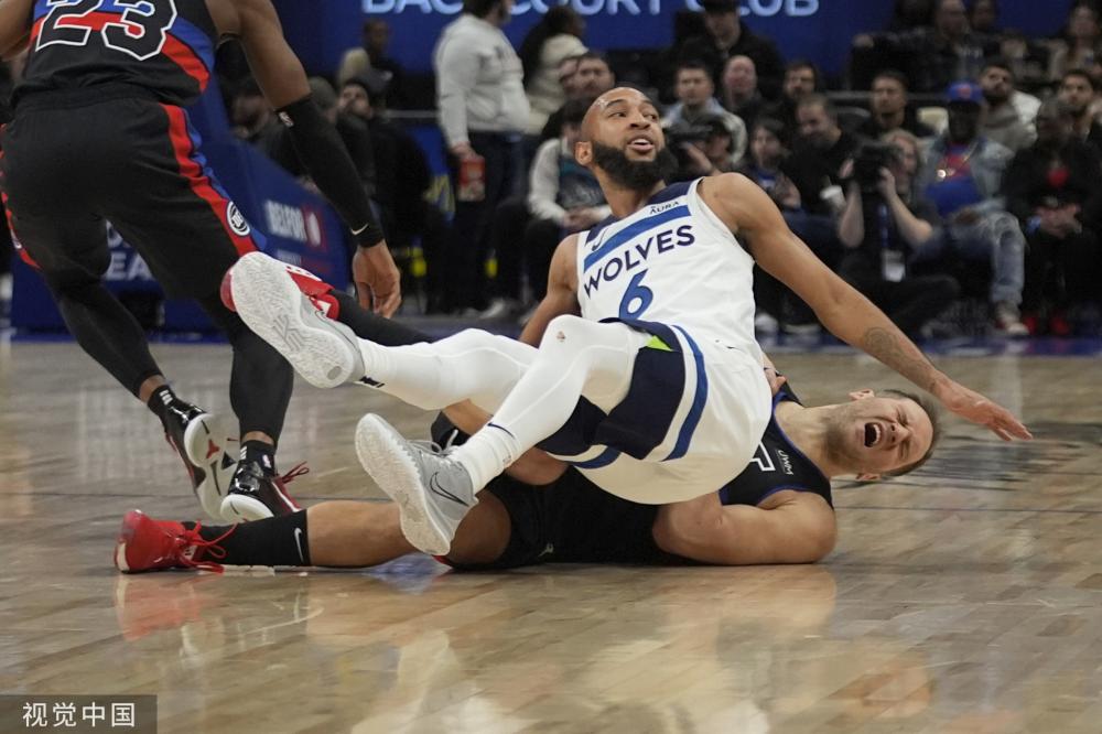 他便凭借着 他便凭借着